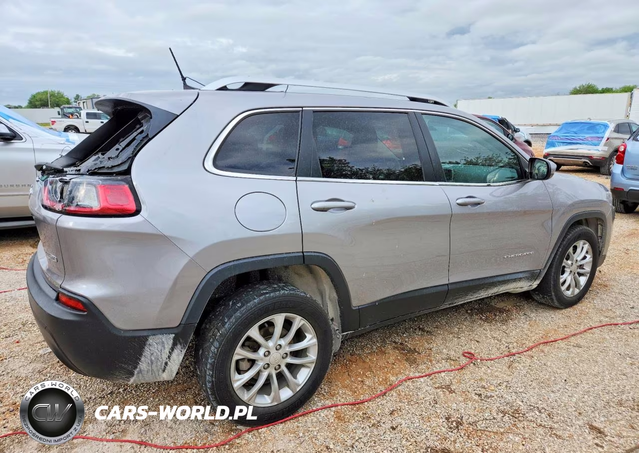 2019 Jeep Cherokee Latitude VIN:1C4PJLCB1KD205252 - 3