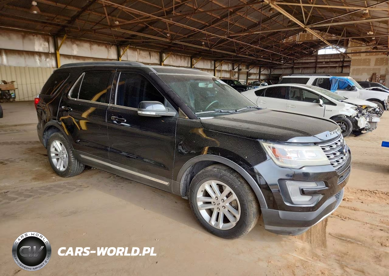 2017 Ford Explorer Xlt VIN:1FM5K7D85HGC63575 - 4