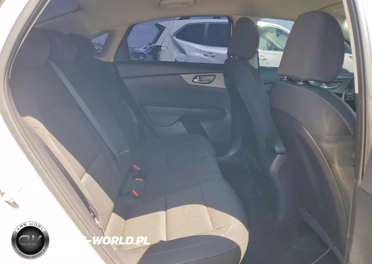2021 Kia Forte Lxs VIN:3KPF24AD9ME391210 - 10