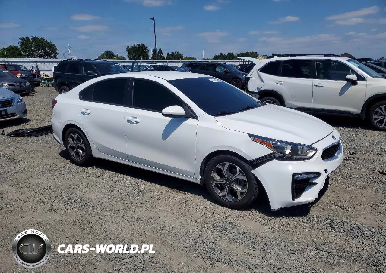2021 Kia Forte Lxs VIN:3KPF24AD9ME391210 - 4