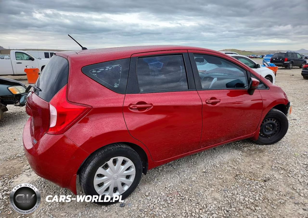 2015 Nissan Versa Note S Plus VIN:3N1CE2CP1FL371430 - 3
