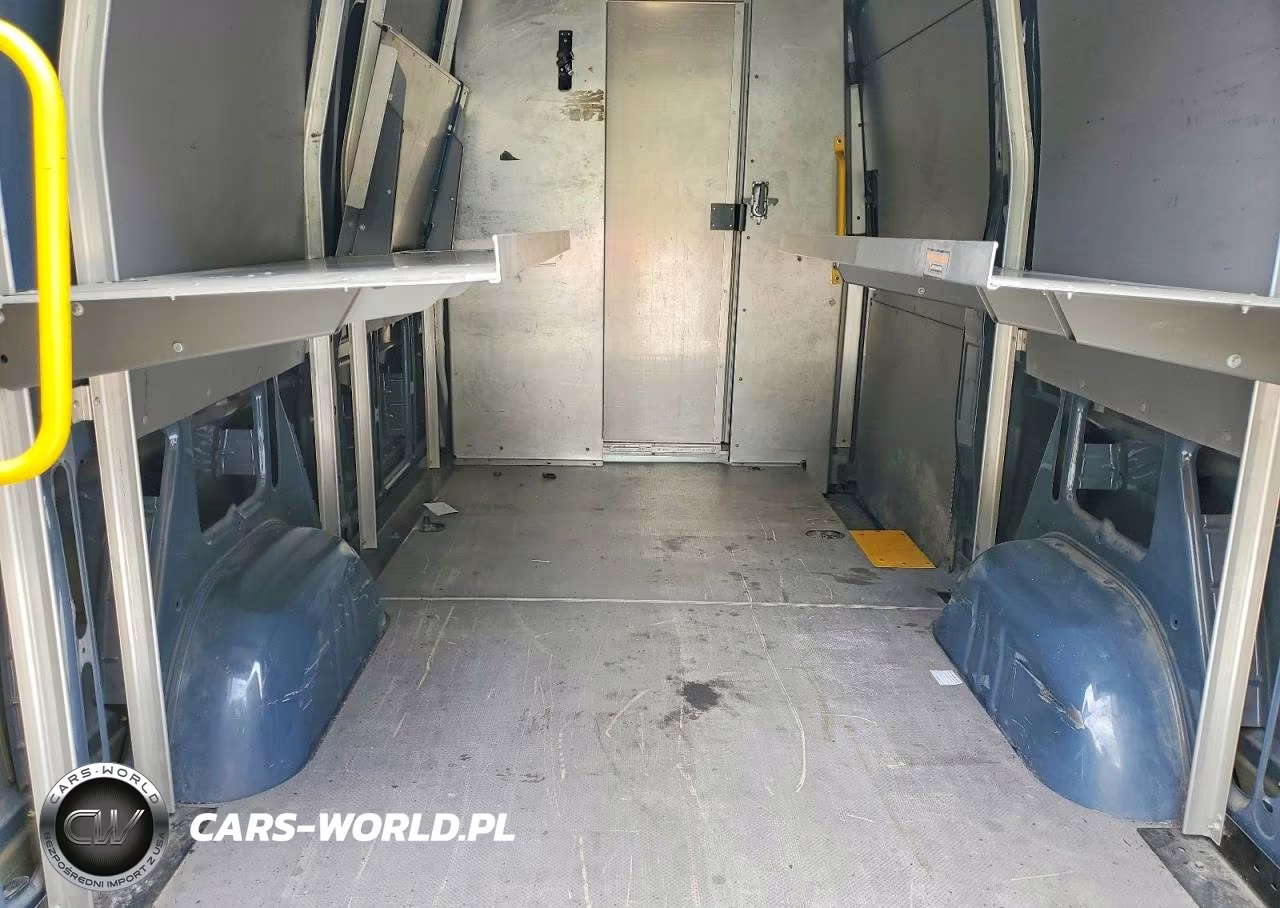 2018 Mercedes Benz Sprinter 2500 Delivery Van VIN:WD3PE7CD3JP647096 - 10