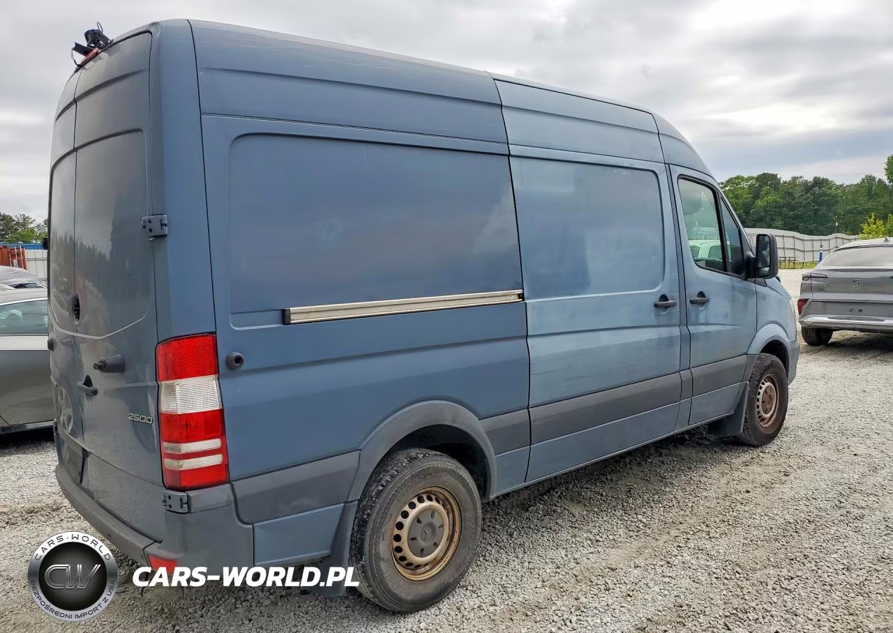 2018 Mercedes Benz Sprinter 2500 Delivery Van VIN:WD3PE7CD3JP647096 - 3