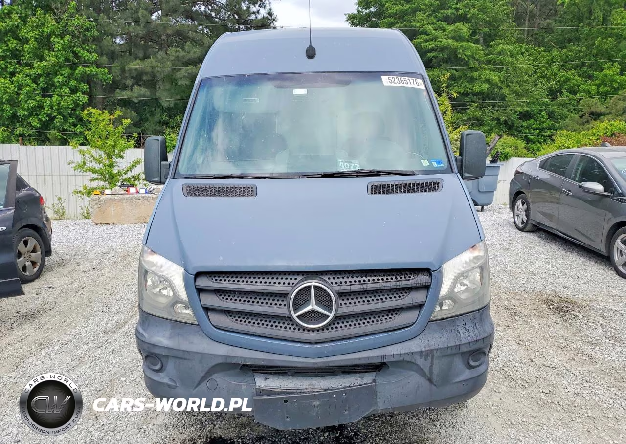2018 Mercedes Benz Sprinter 2500 Delivery Van VIN:WD3PE7CD3JP647096 - 5