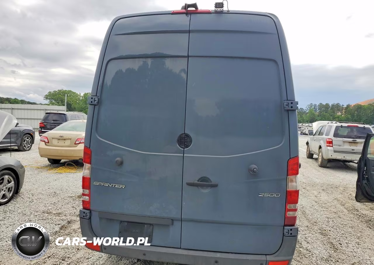 2018 Mercedes Benz Sprinter 2500 Delivery Van VIN:WD3PE7CD3JP647096 - 6