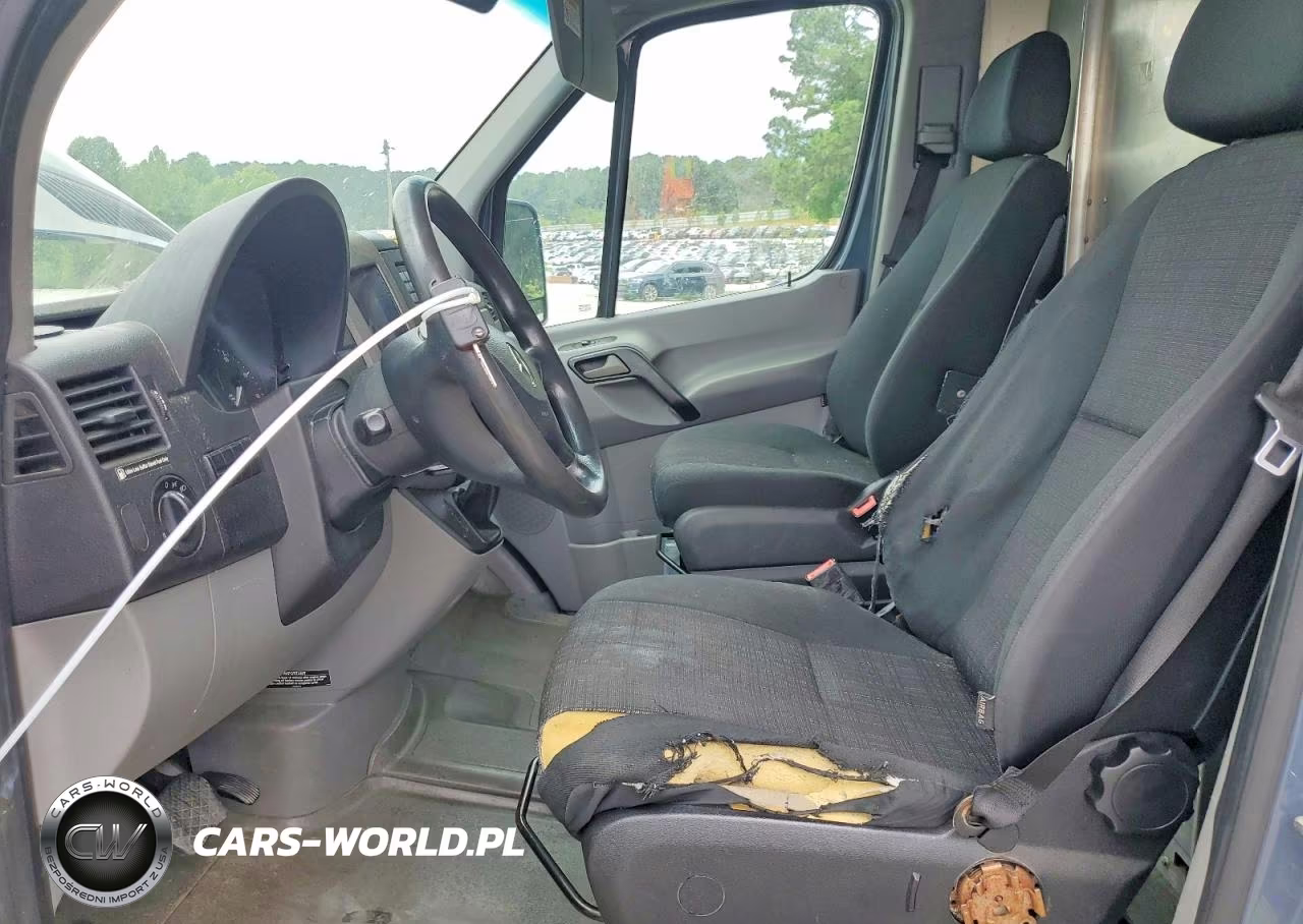 2018 Mercedes Benz Sprinter 2500 Delivery Van VIN:WD3PE7CD3JP647096 - 7