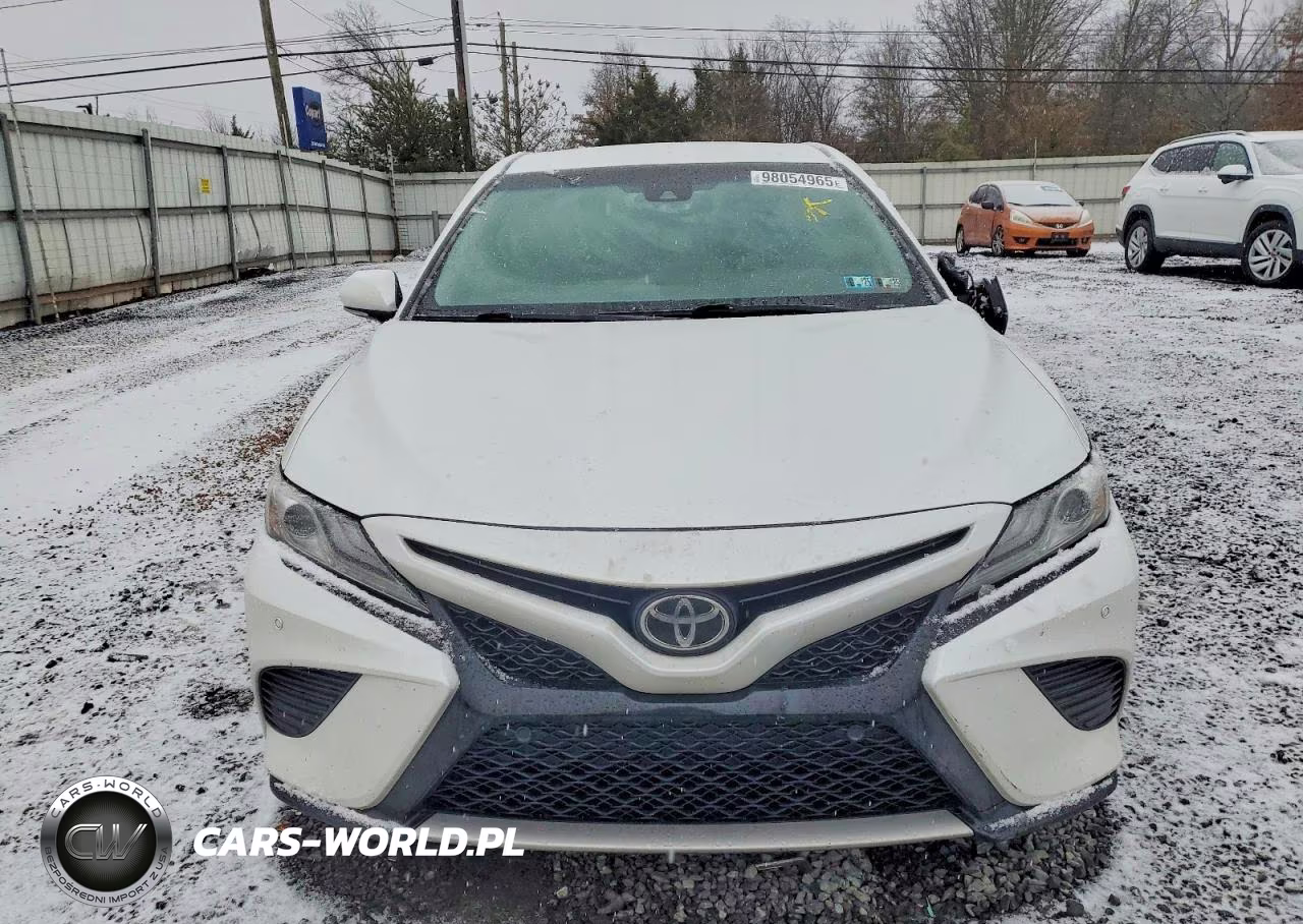 2018 Toyota Camry Xse VIN:4T1B61HK2JU110833 - 5
