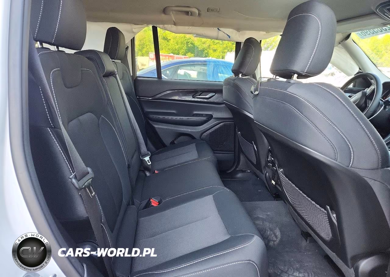 2023 Jeep Grand Cherokee Laredo VIN:1C4RJHAG2PC524726 - 11
