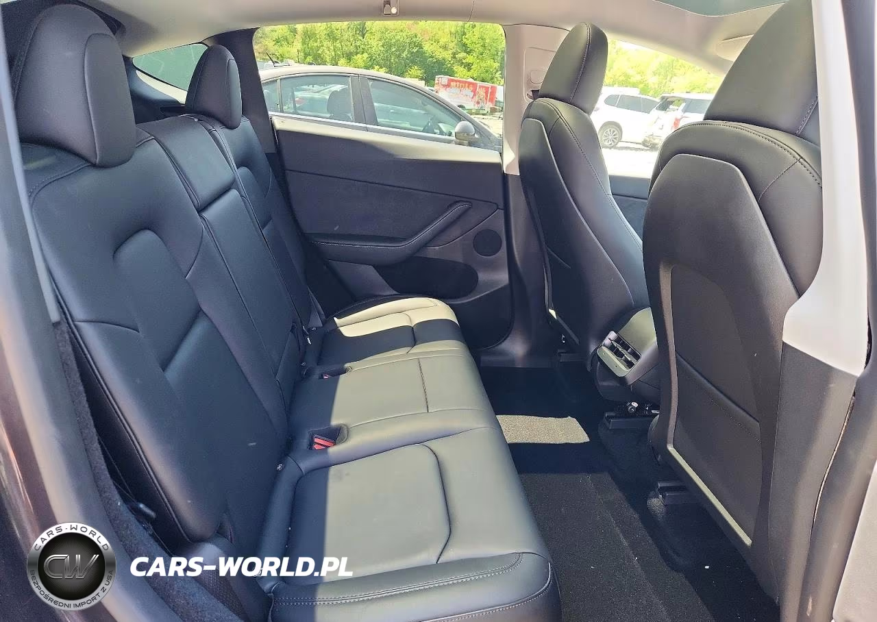 2024 Tesla Model Y VIN:7SAYGDED9RF155312 - 10