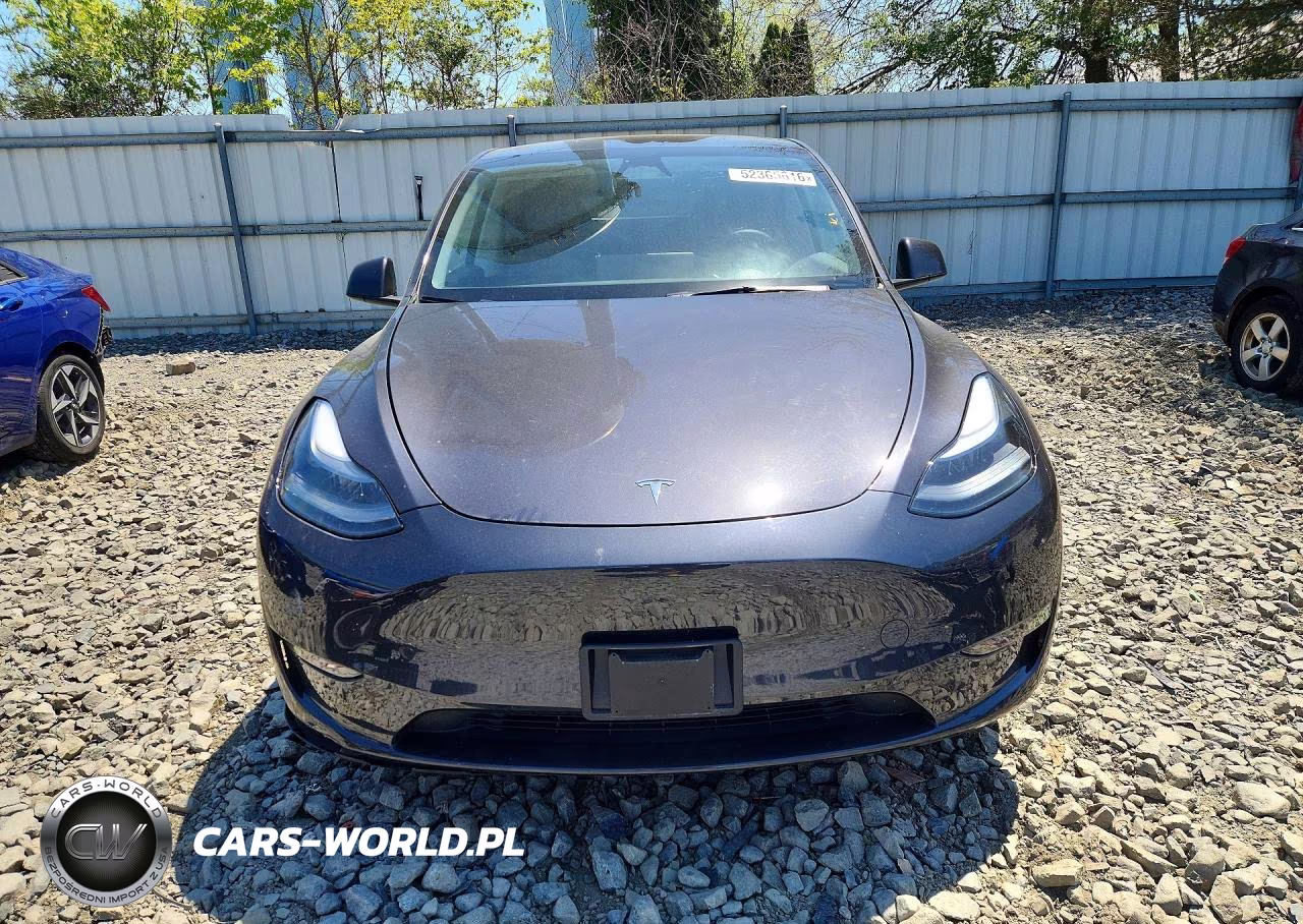 2024 Tesla Model Y VIN:7SAYGDED9RF155312 - 5