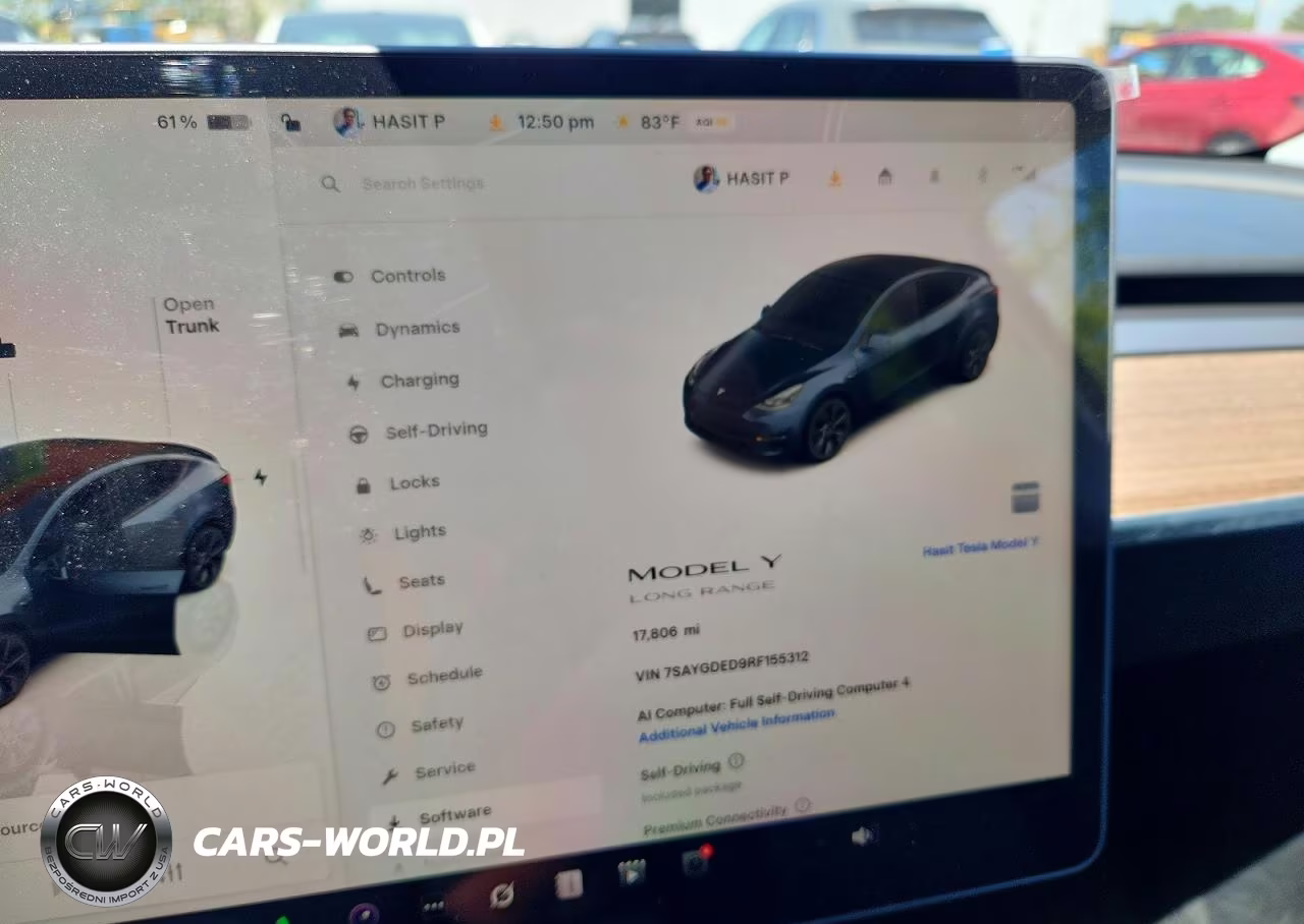 2024 Tesla Model Y VIN:7SAYGDED9RF155312 - 9