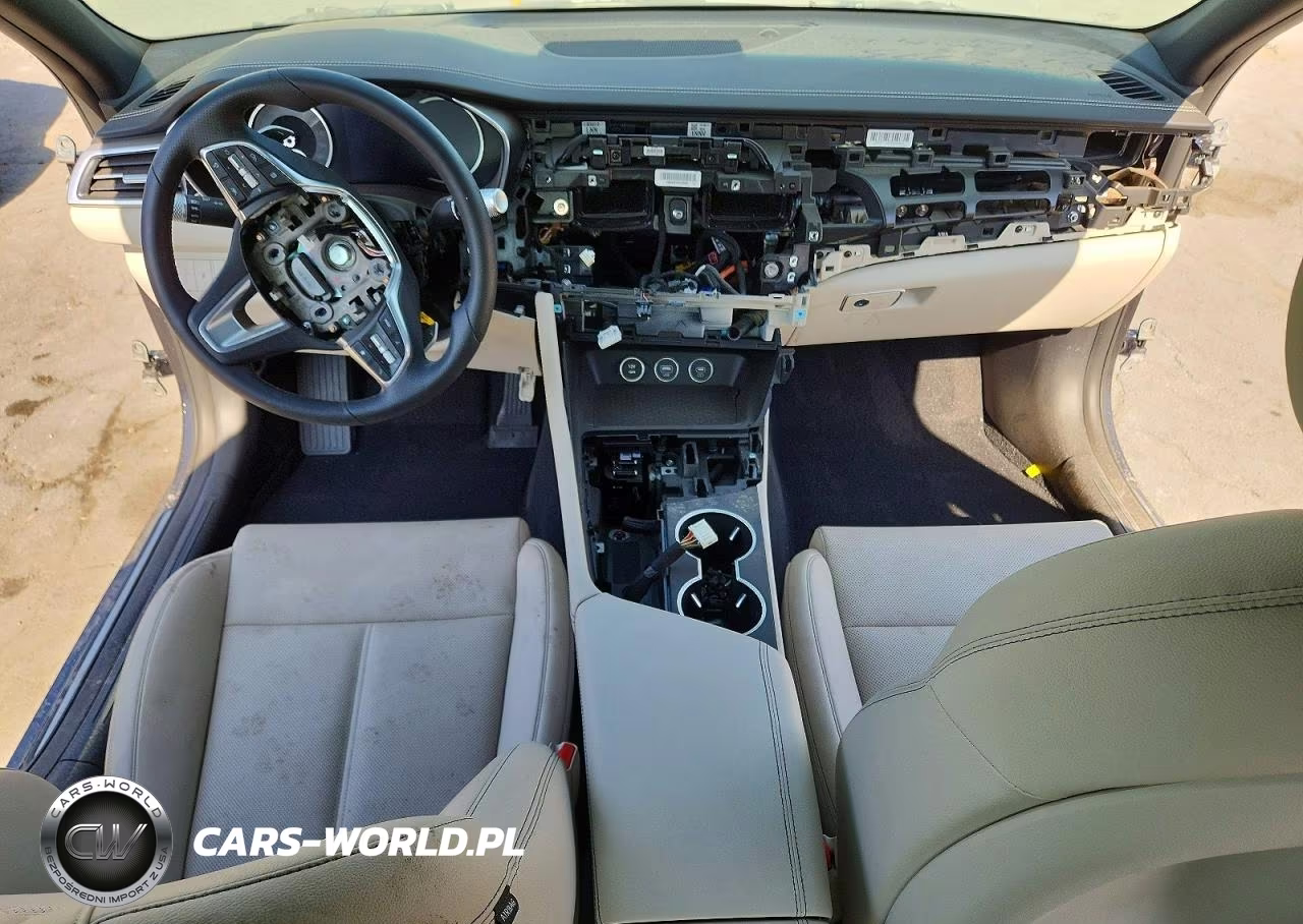 2026 Genesis G70 2.5T Standard VIN:KMTG14SCXTU162775 - 8