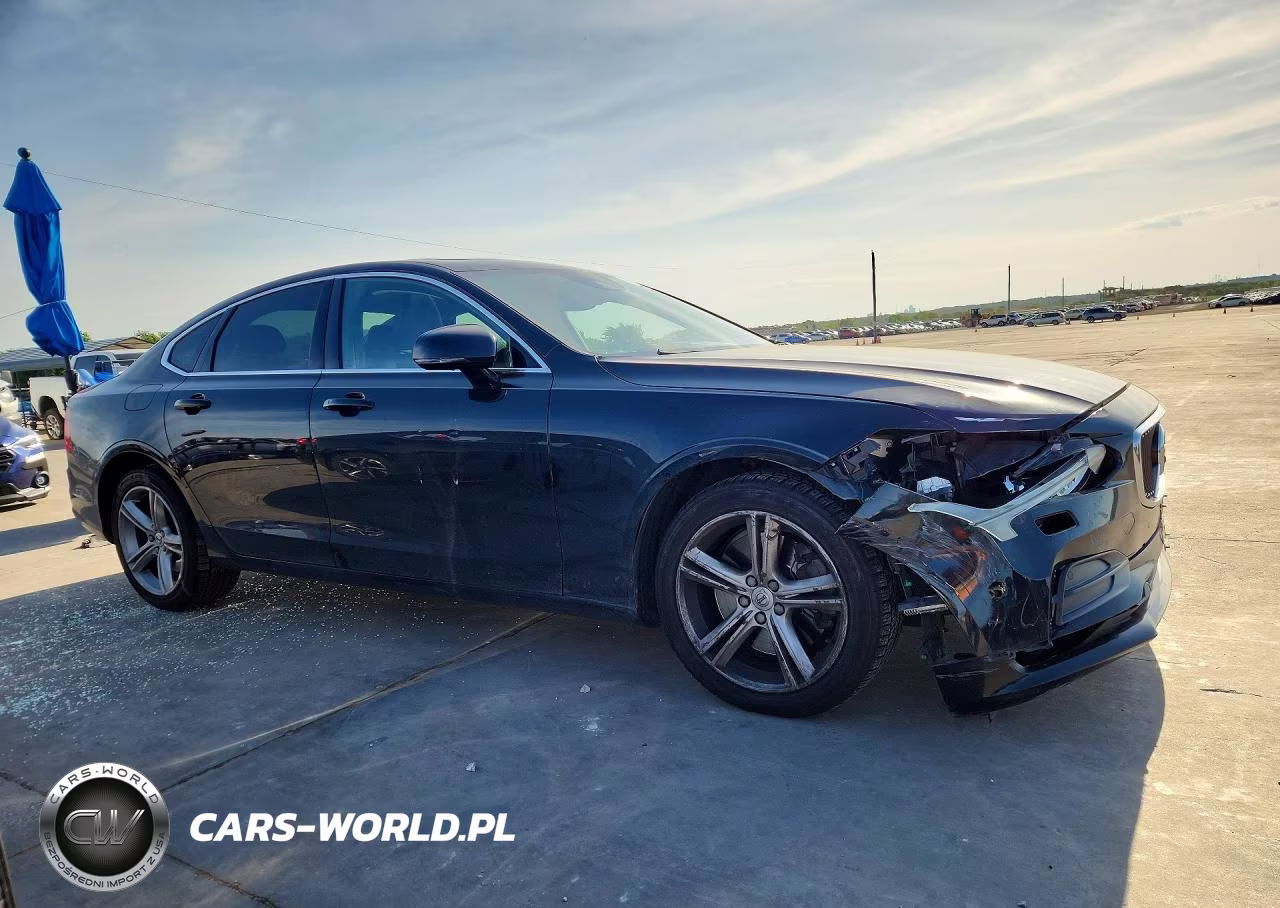 2017 Volvo S90 T5 Momentum VIN:YV1102AKXH1003584 - 4
