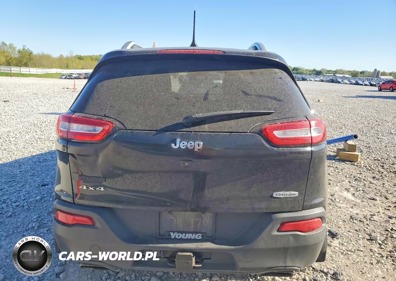 2017 Jeep Cherokee Latitude VIN:1C4PJMCS7HW563779 - 6