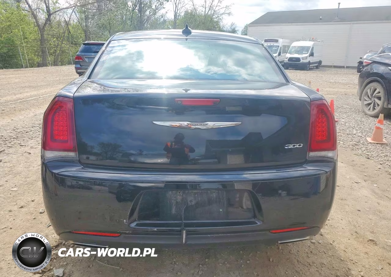2020 Chrysler 300 Touring VIN:2C3CCAAG6LH120380 - 6