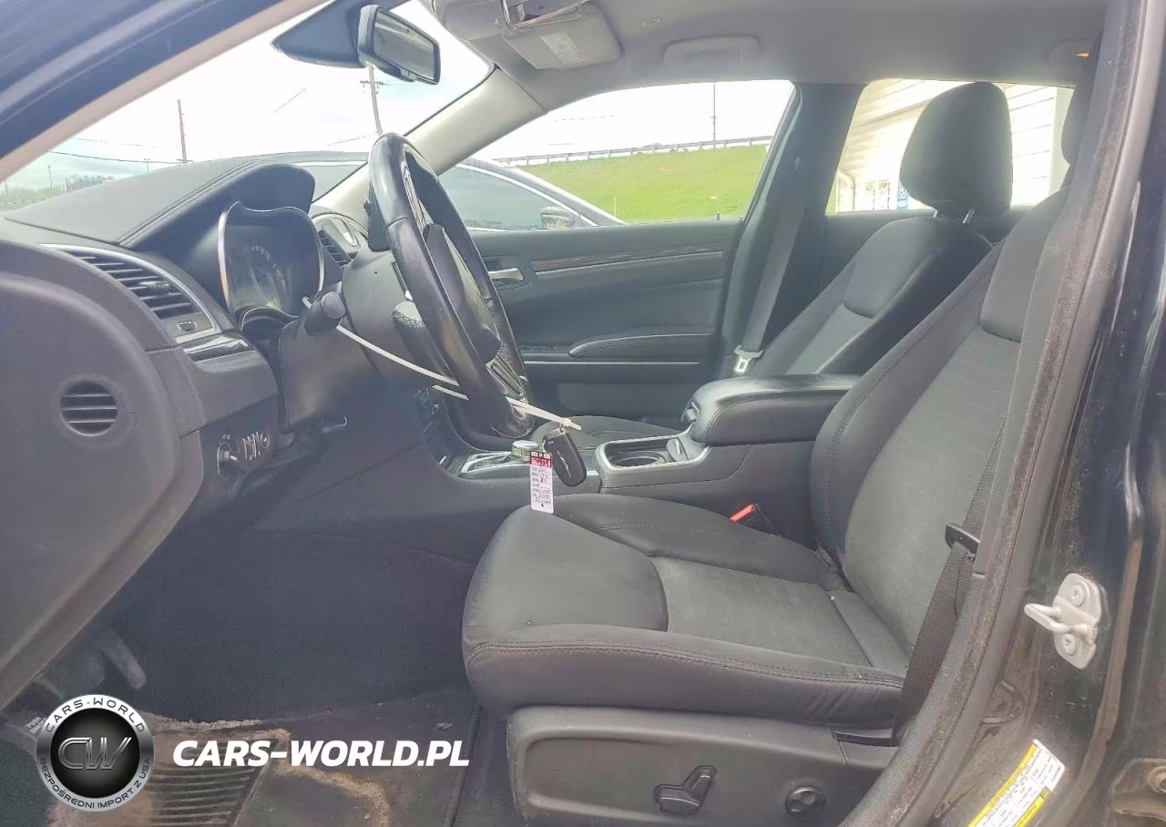 2020 Chrysler 300 Touring VIN:2C3CCAAG6LH120380 - 7
