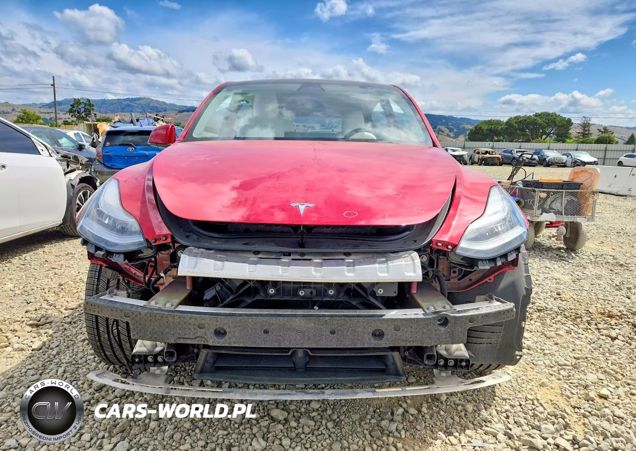 2022 Tesla Model Y VIN:7SAYGAEE9NF568235 - 5