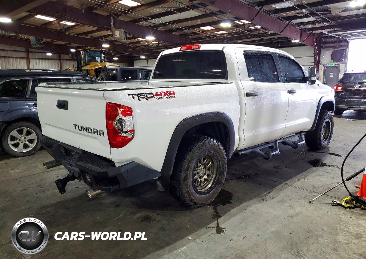 2015 Toyota Tundra VIN:5TFDW5F17FX423767 - 3