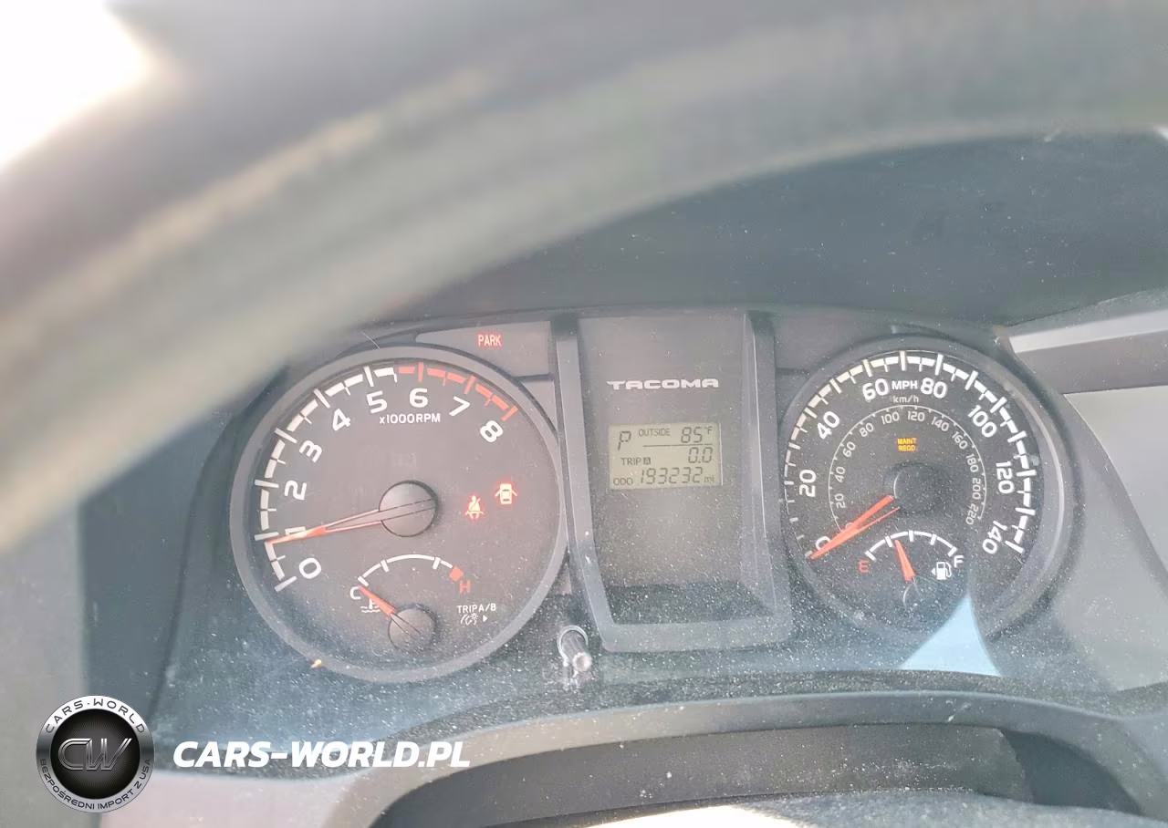 2017 Toyota Tacoma Sr VIN:5TFRX5GN9HX090995 - 9
