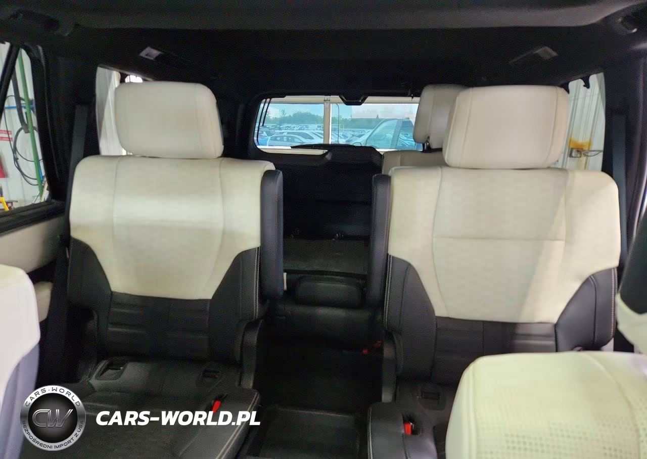 2024 Toyota Sequoia Capstone VIN:7SVAAABA8RX021301 - 10