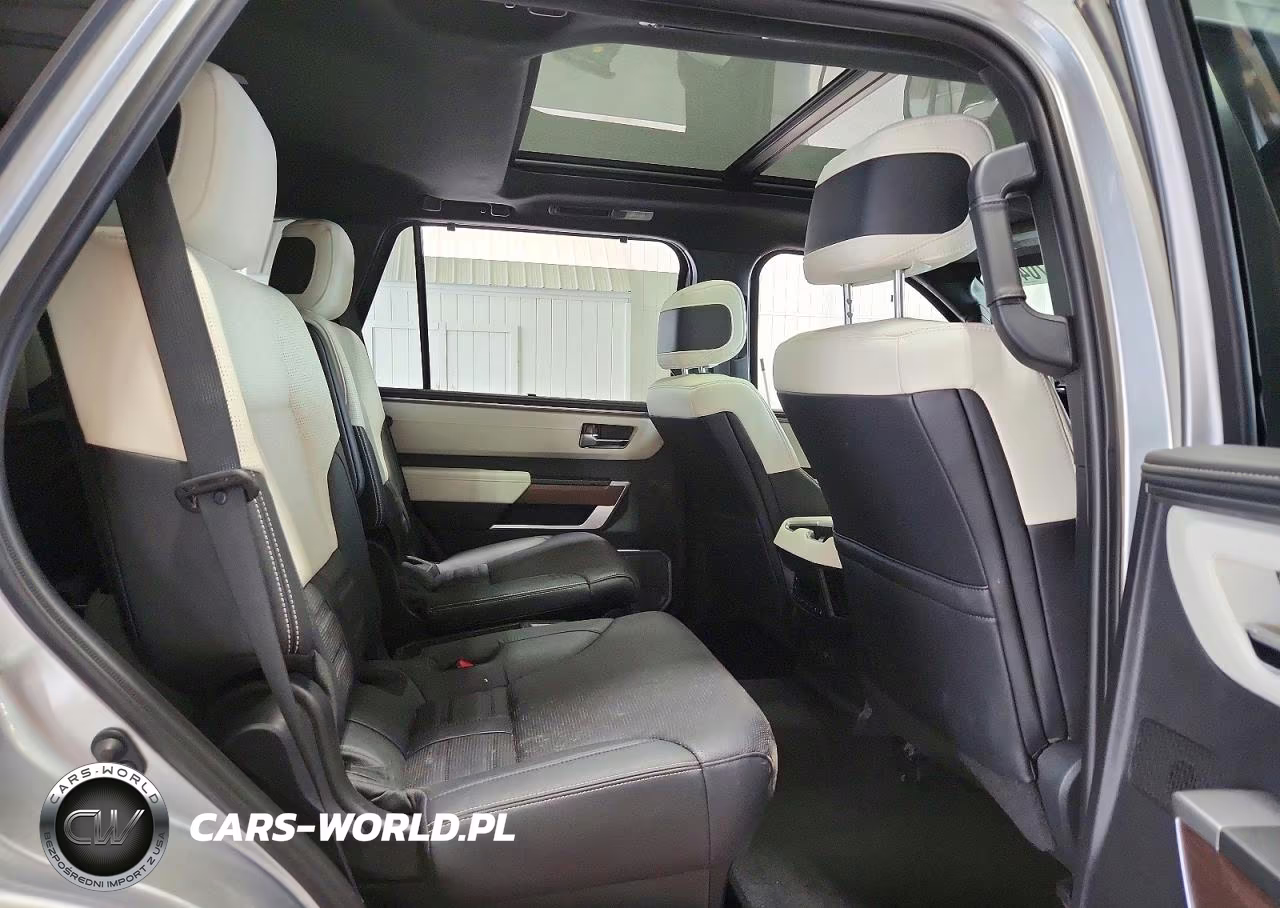 2024 Toyota Sequoia Capstone VIN:7SVAAABA8RX021301 - 11