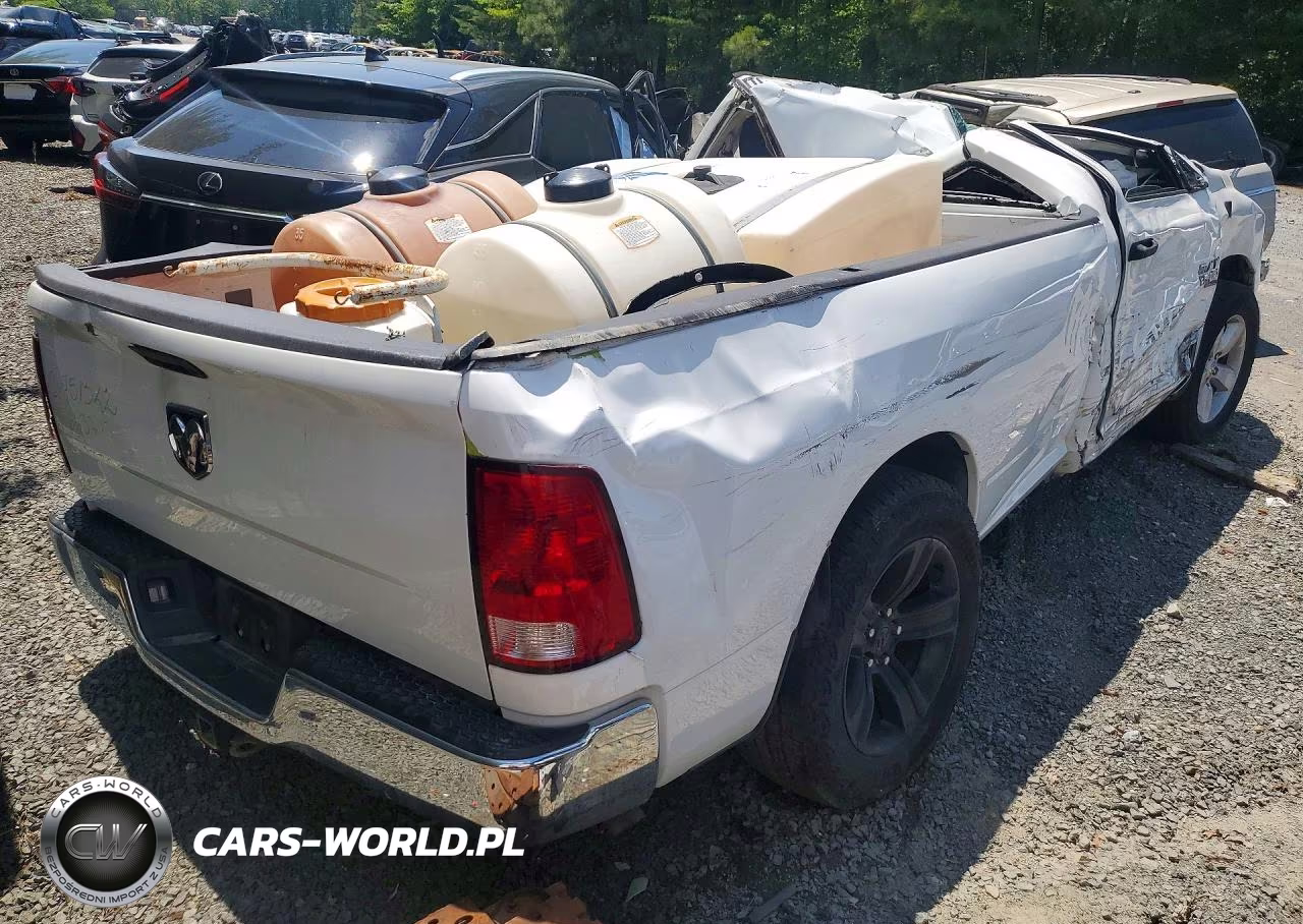 2021 Ram 1500 Classic Tradesman VIN:3C6JR6DG8MG663717 - 3