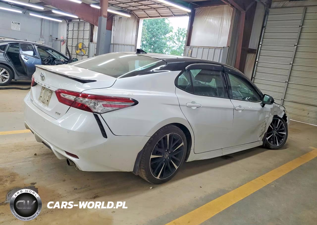 2018 Toyota Camry Xse V6 VIN:4T1BZ1HK2JU021268 - 3