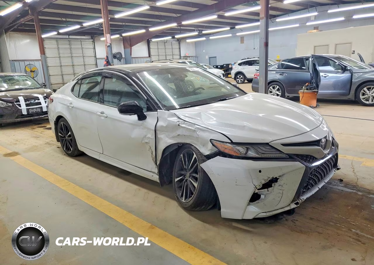 2018 Toyota Camry Xse V6 VIN:4T1BZ1HK2JU021268 - 4