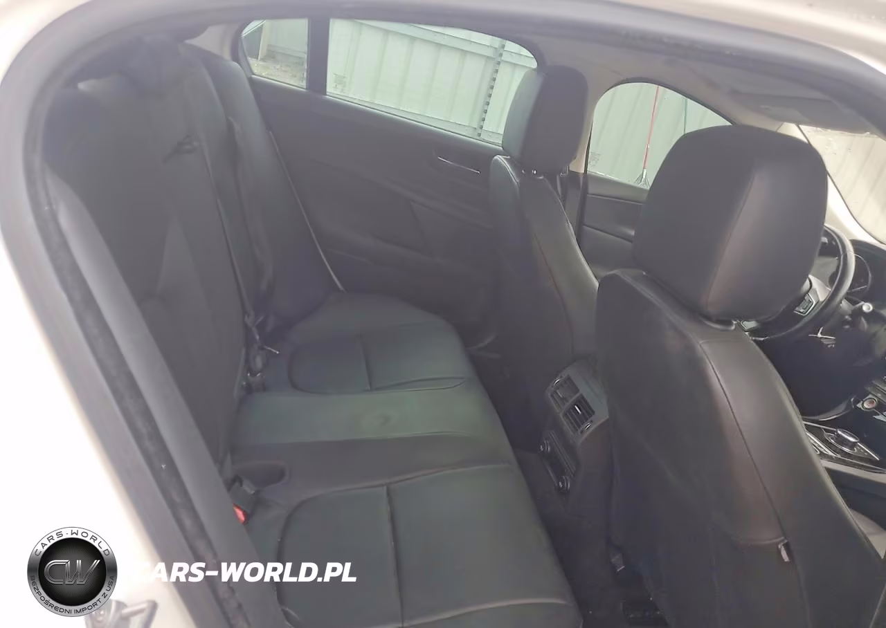 2017 Jaguar Xe Premium VIN:SAJAD4BG7HA964516 - 10