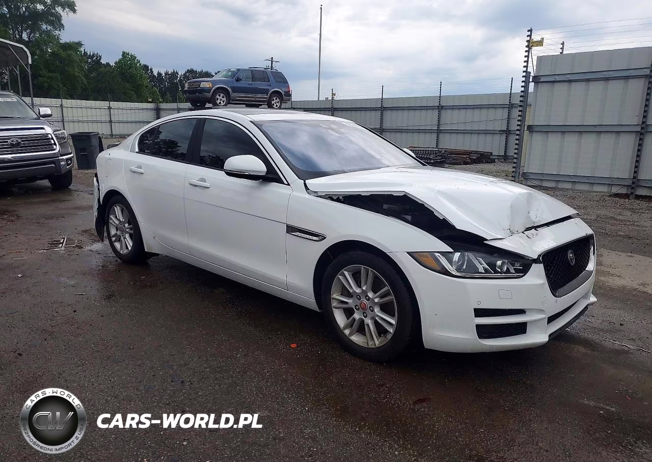 2017 Jaguar Xe Premium VIN:SAJAD4BG7HA964516 - 4