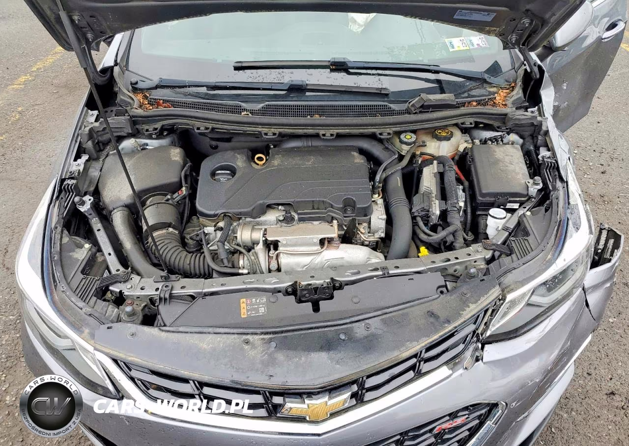 2018 Chevrolet Cruze Premier VIN:1G1BF5SM2J7179857 - 11