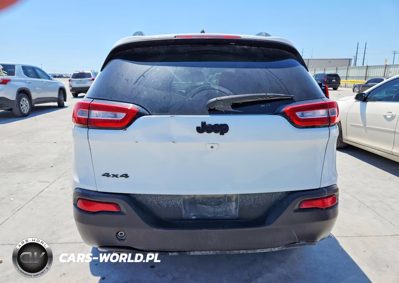 2015 Jeep Cherokee Latitude VIN:1C4PJMCBXFW774391 - 6