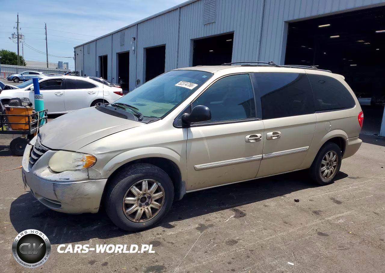 2005 Chrysler Town & Country Touring