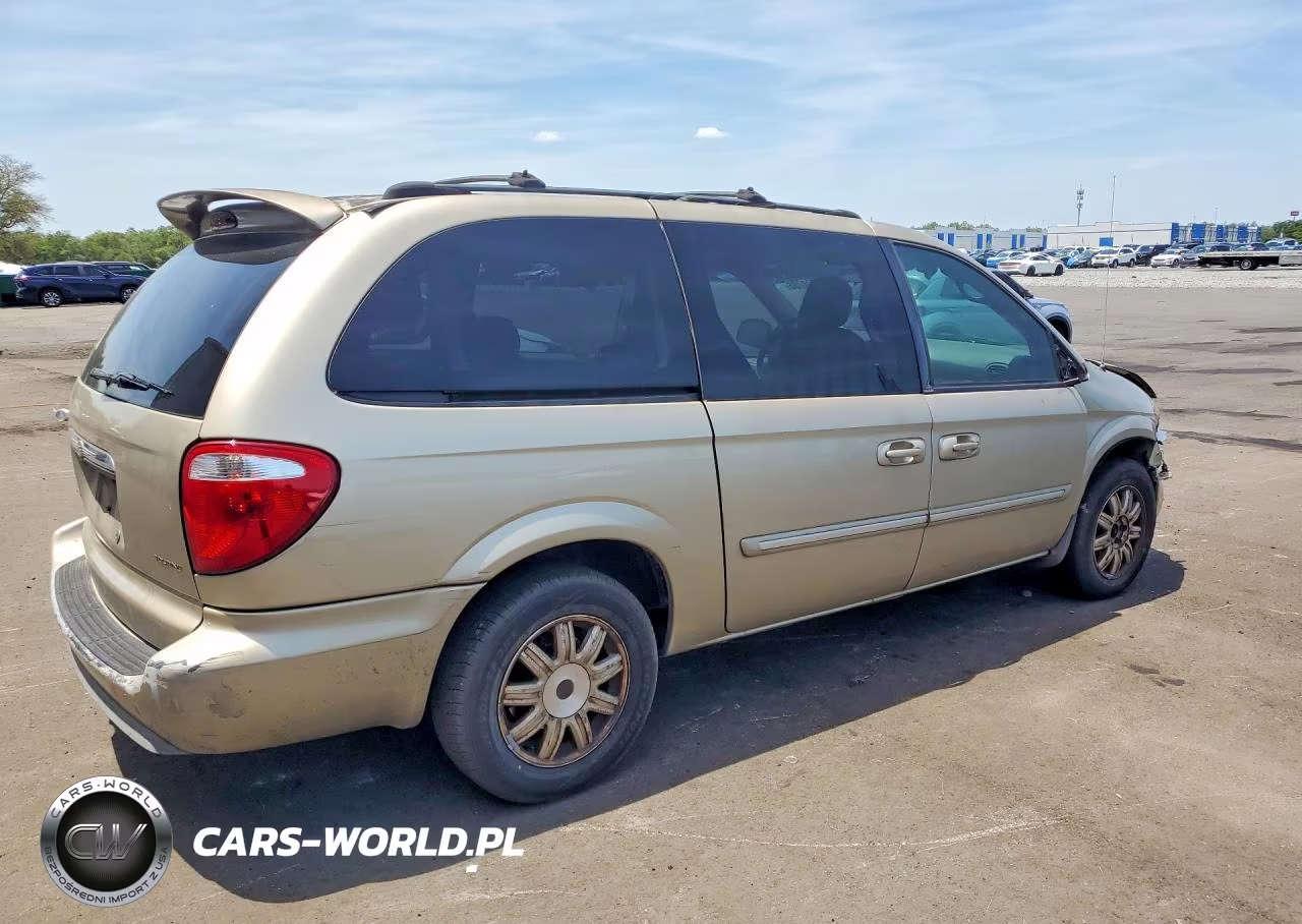 2005 Chrysler Town & Country Touring VIN:2C4GP54L55R328541 - 3