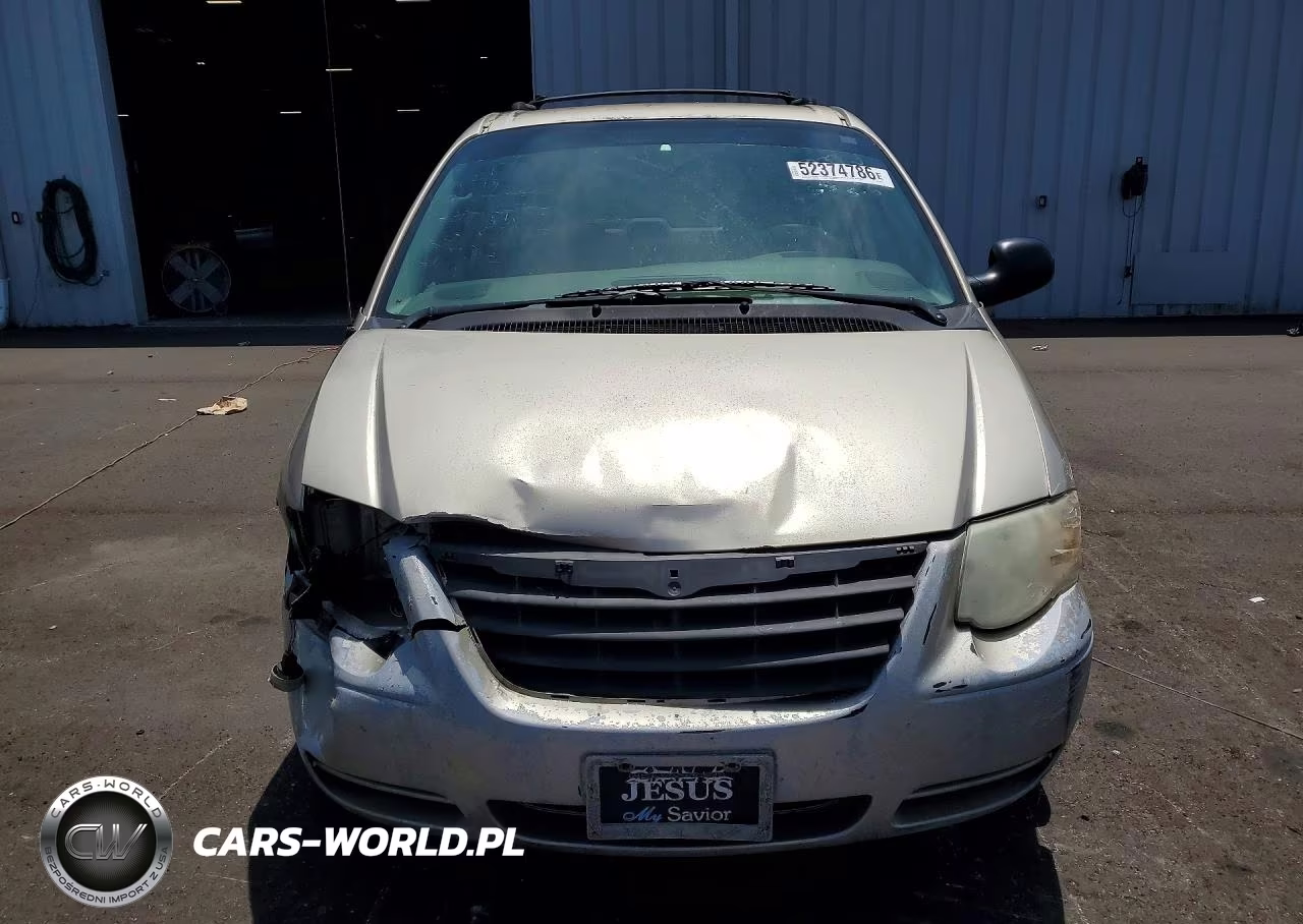 2005 Chrysler Town & Country Touring VIN:2C4GP54L55R328541 - 5