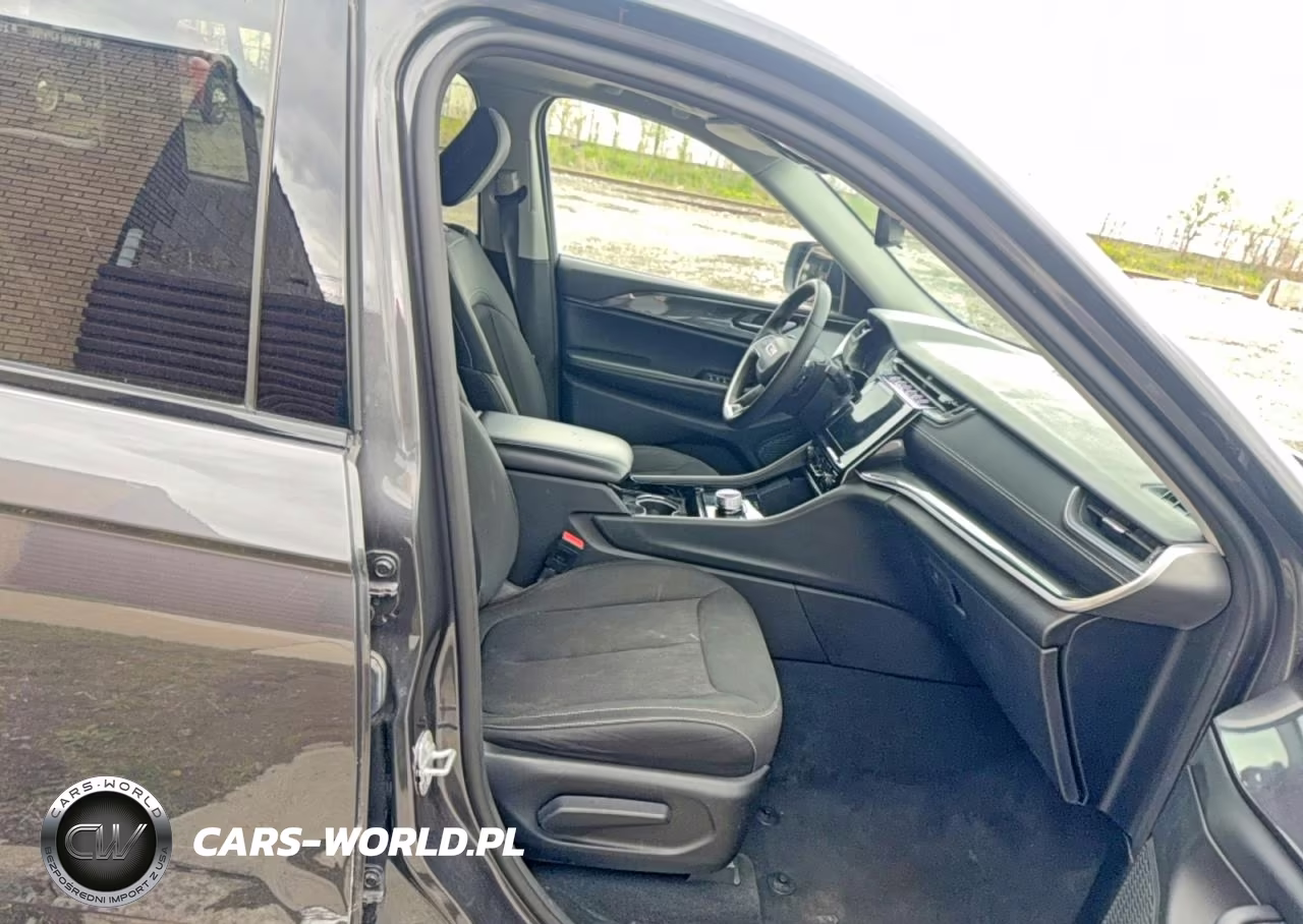 2023 Jeep Grand Cherokee Laredo VIN:1C4RJHAG3P8710990 - 5