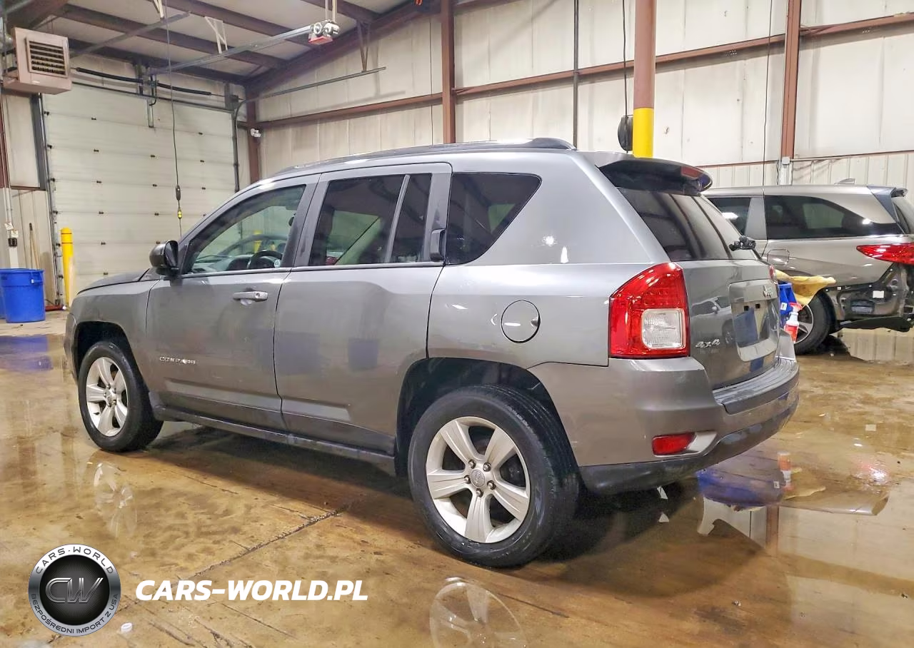 2013 Jeep Compass Latitude VIN:1C4NJDEB5DD236176 - 2