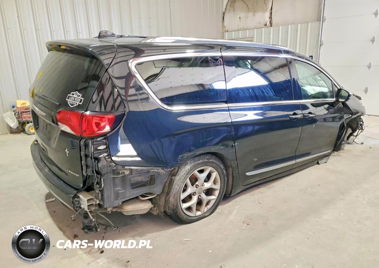 2020 Chrysler Pacifica Limited VIN:2C4RC1GG4LR114665 - 3