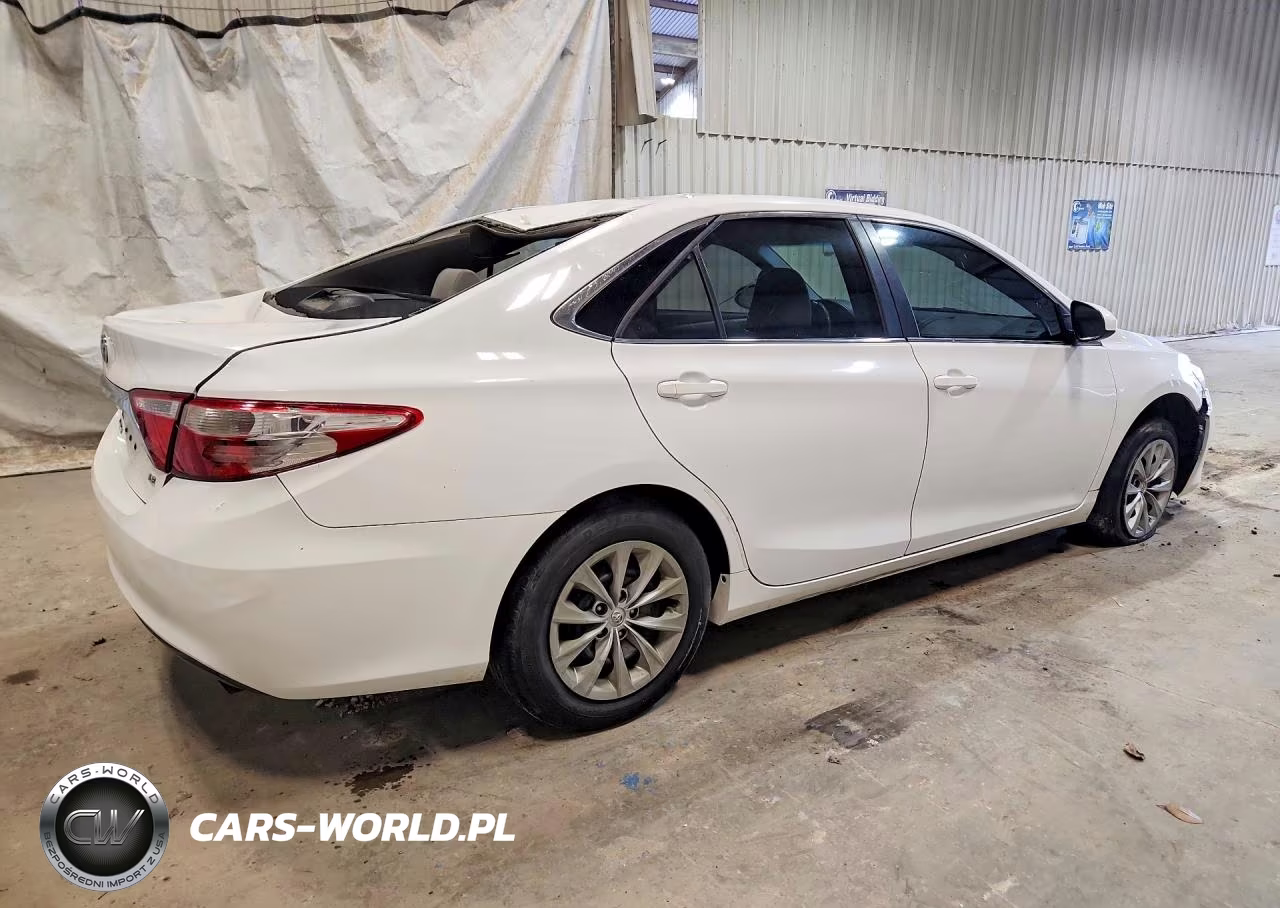 2017 Toyota Camry Le VIN:4T1BF1FK0HU393102 - 3