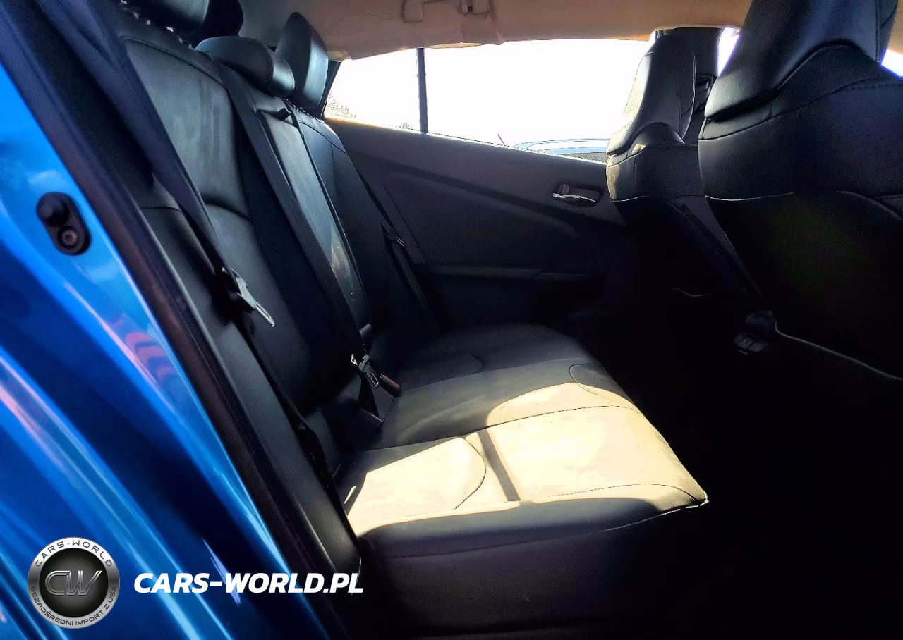 2021 Toyota Prius Xle Awd-E VIN:JTDL9MFU0M3025053 - 11