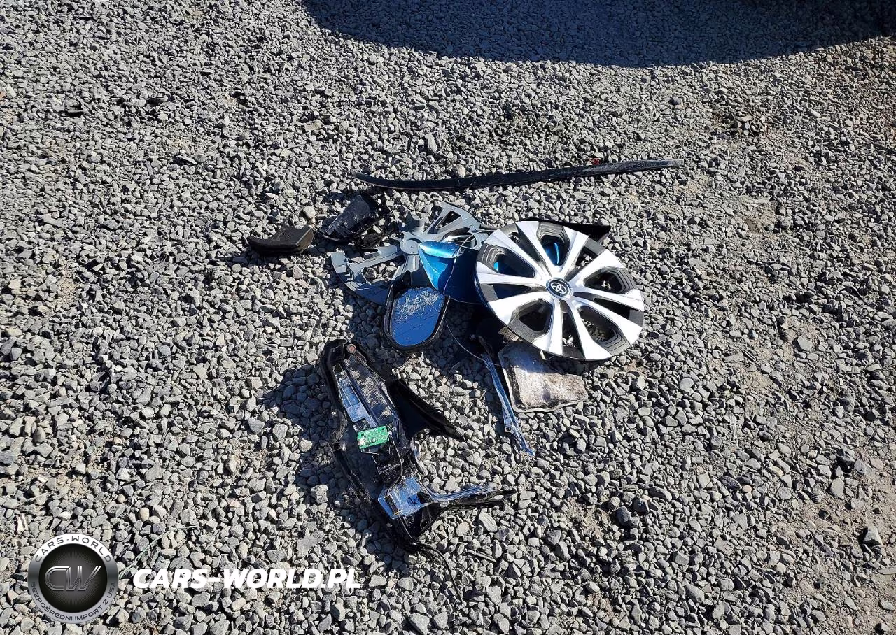 2021 Toyota Prius Xle Awd-E VIN:JTDL9MFU0M3025053 - 13