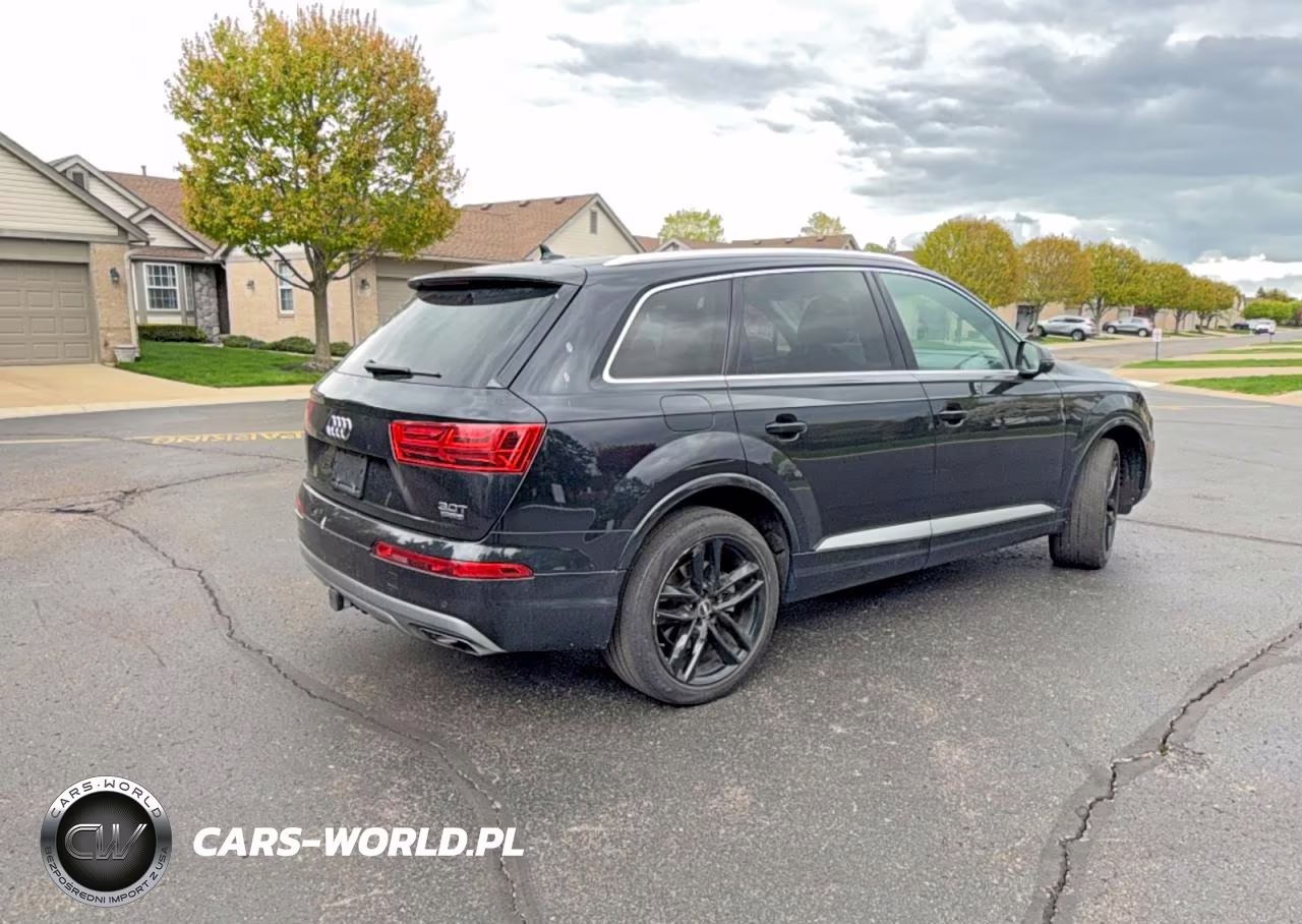 2018 Audi Q7 Prestige VIN:WA1VAAF75JD021802 - 4