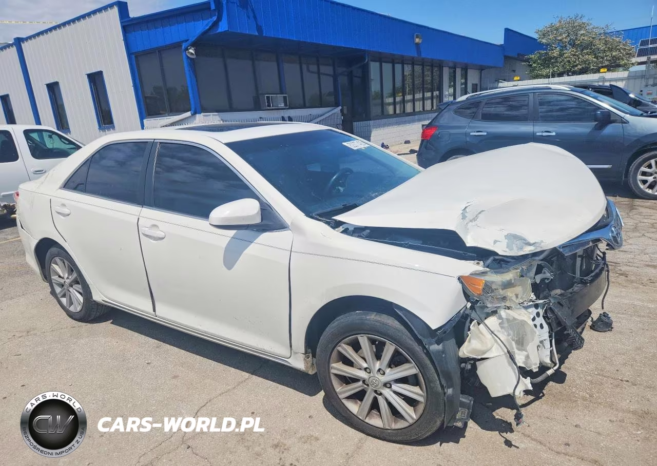 2014 Toyota Camry Xle VIN:4T4BF1FK9ER345101 - 4