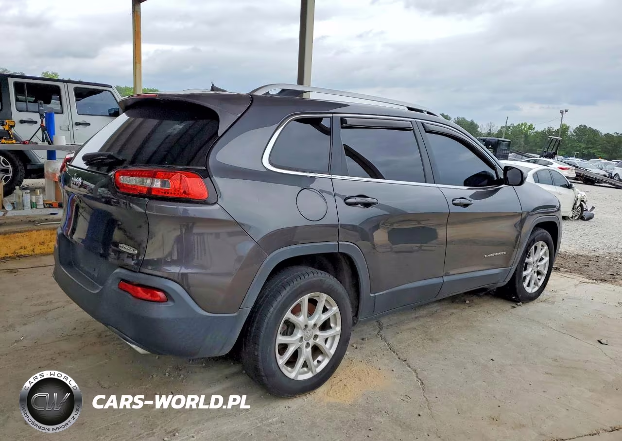2016 Jeep Cherokee Latitude VIN:1C4PJLCS0GW222541 - 3