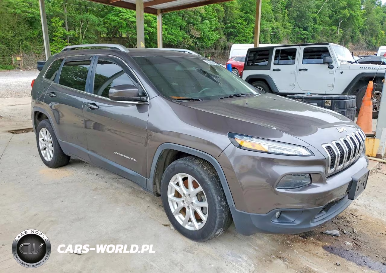 2016 Jeep Cherokee Latitude VIN:1C4PJLCS0GW222541 - 4