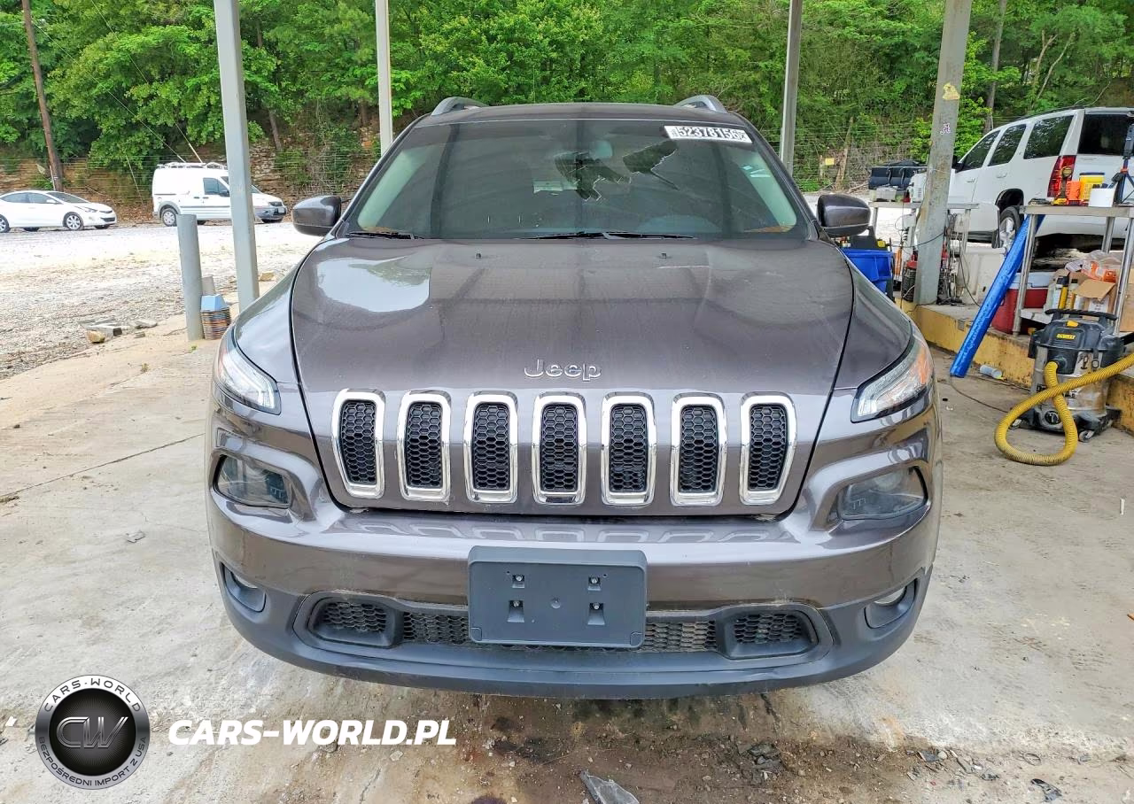 2016 Jeep Cherokee Latitude VIN:1C4PJLCS0GW222541 - 5