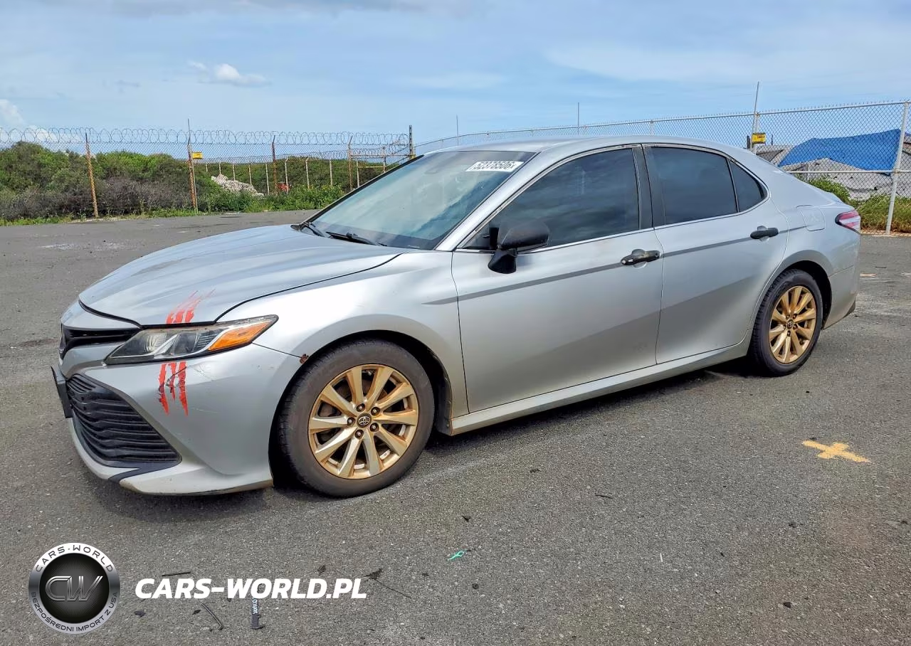 2018 Toyota Camry L – zdjęcie 1 z 12