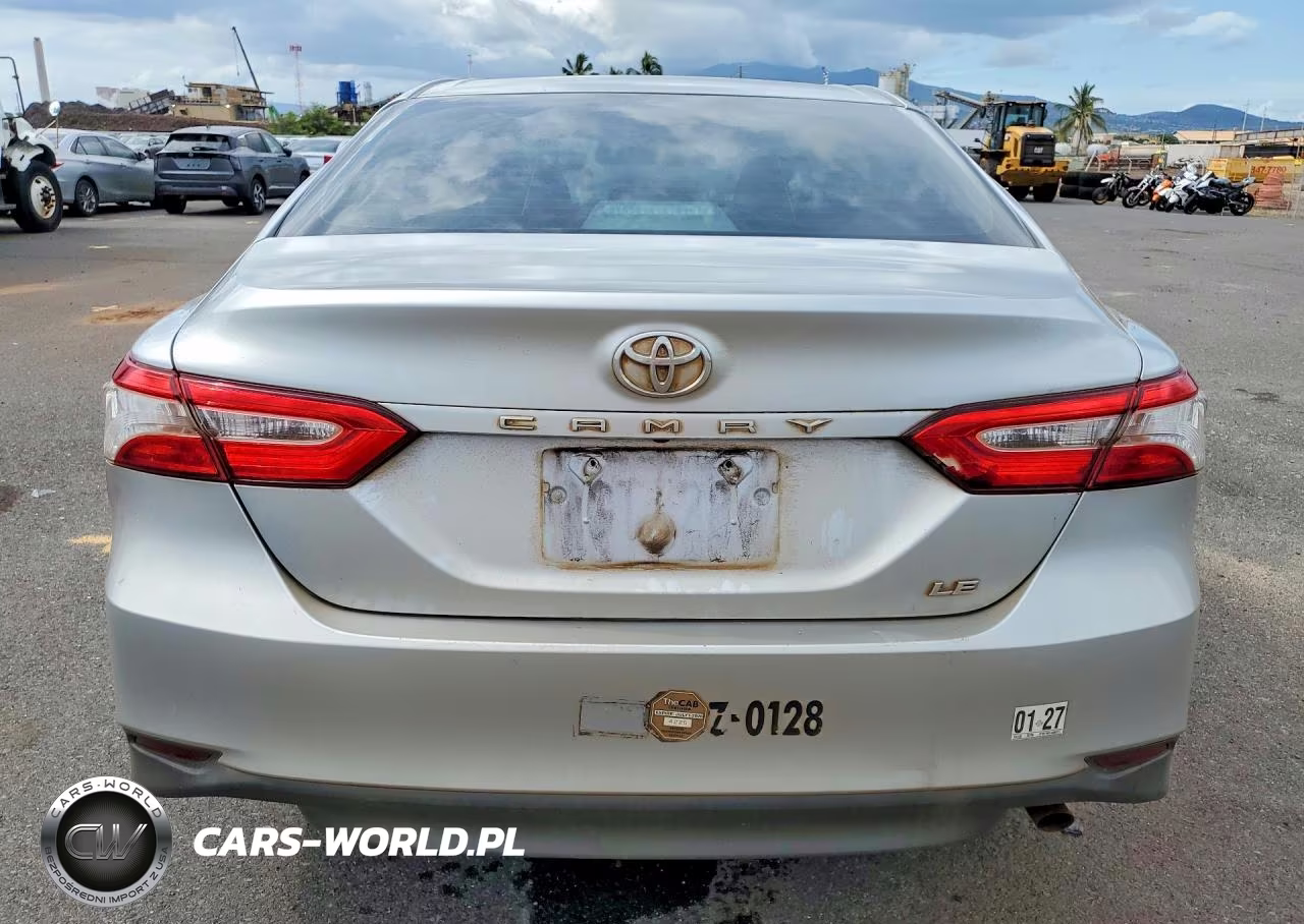 2018 Toyota Camry L VIN:4T1B11HKXJU553777 - 6