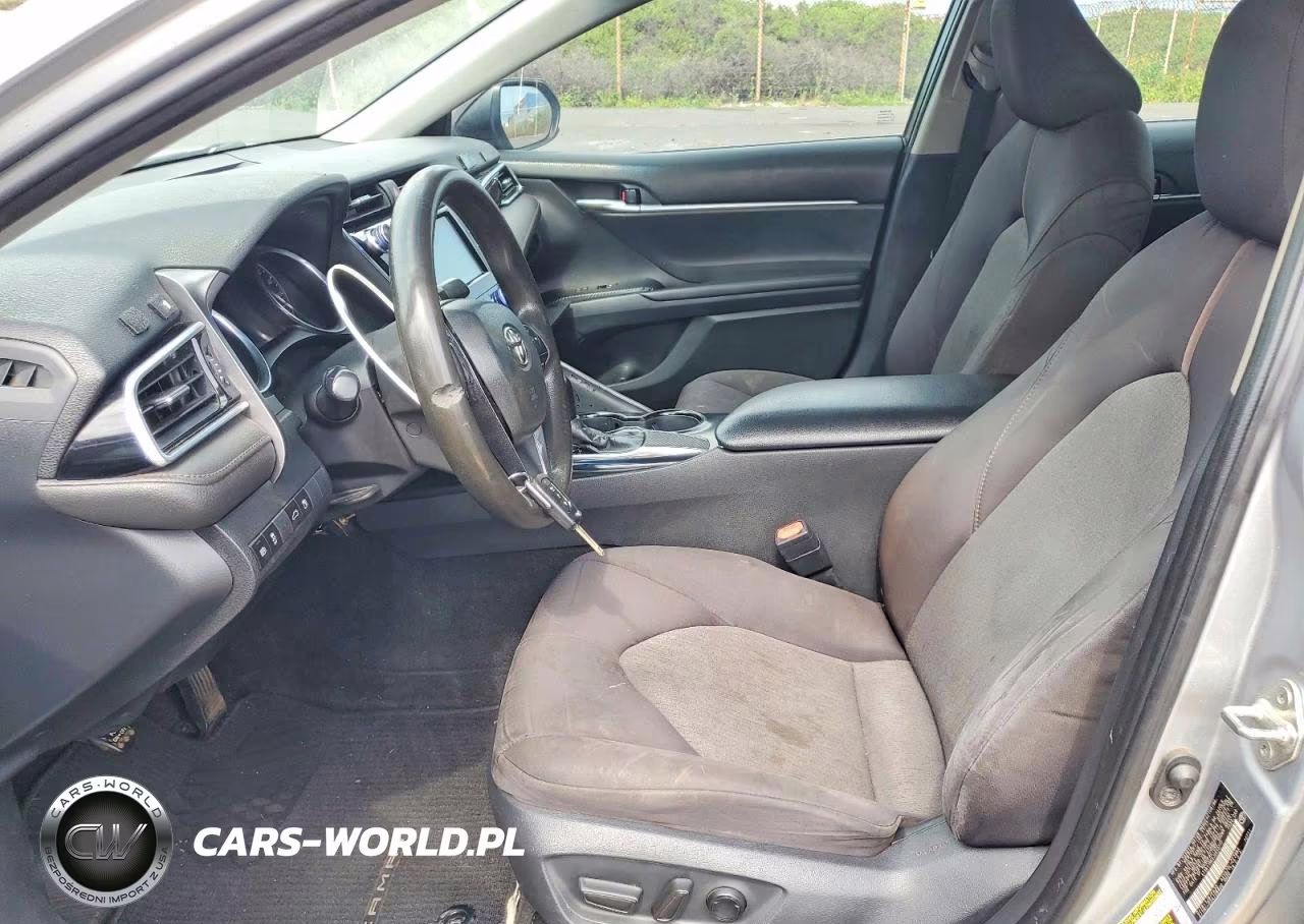 2018 Toyota Camry L VIN:4T1B11HKXJU553777 - 7