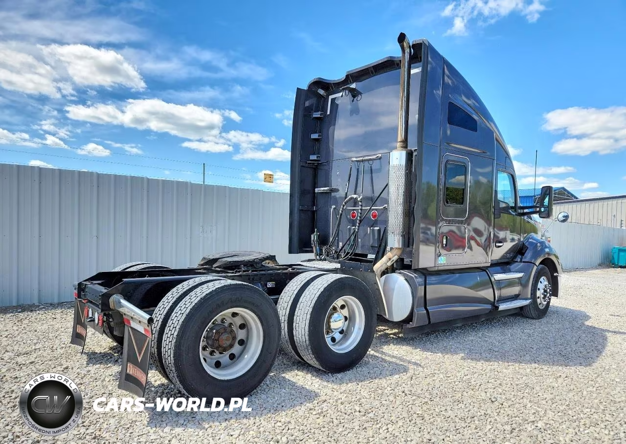 2015 Kenworth T680 Semi Truck VIN:1XKYDP9X8FJ461941 - 4